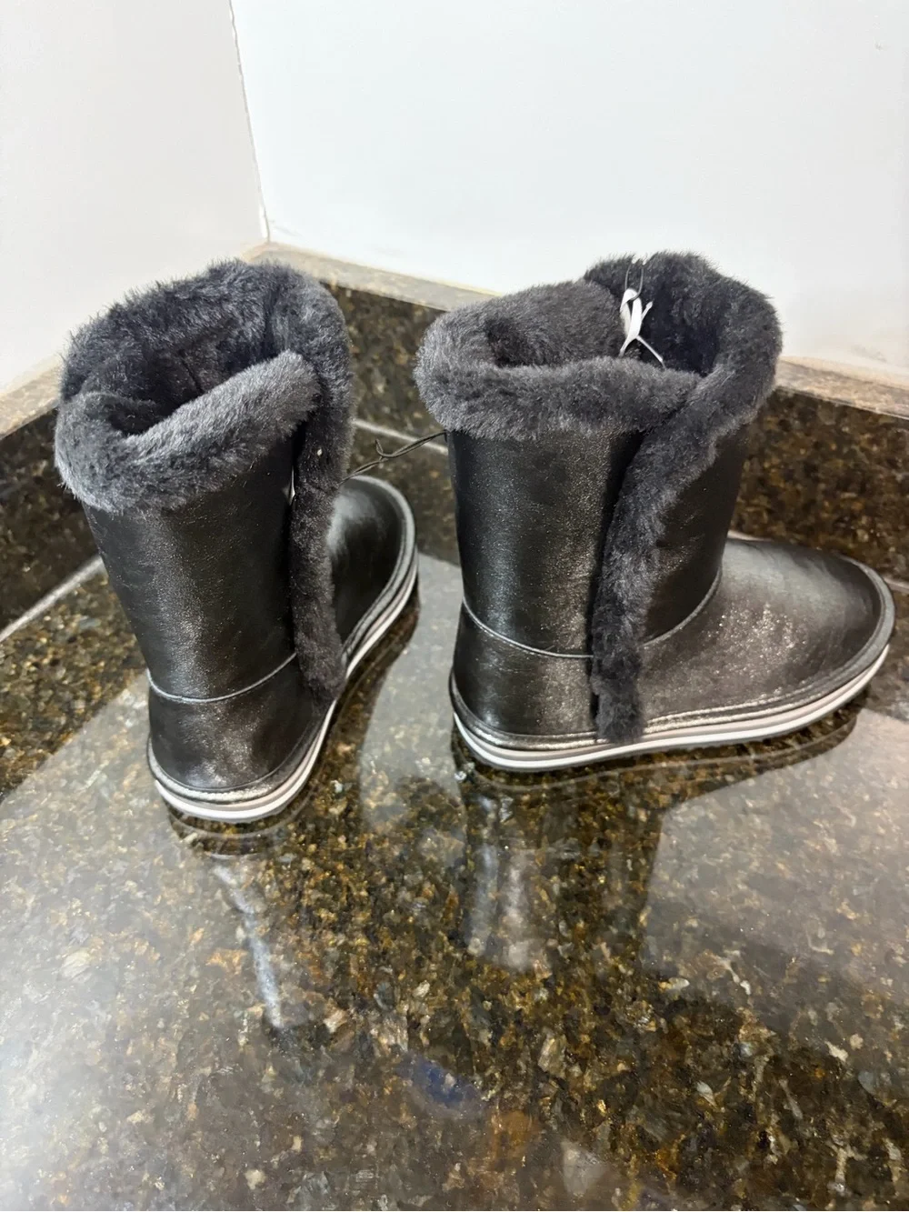 N/A cozy black